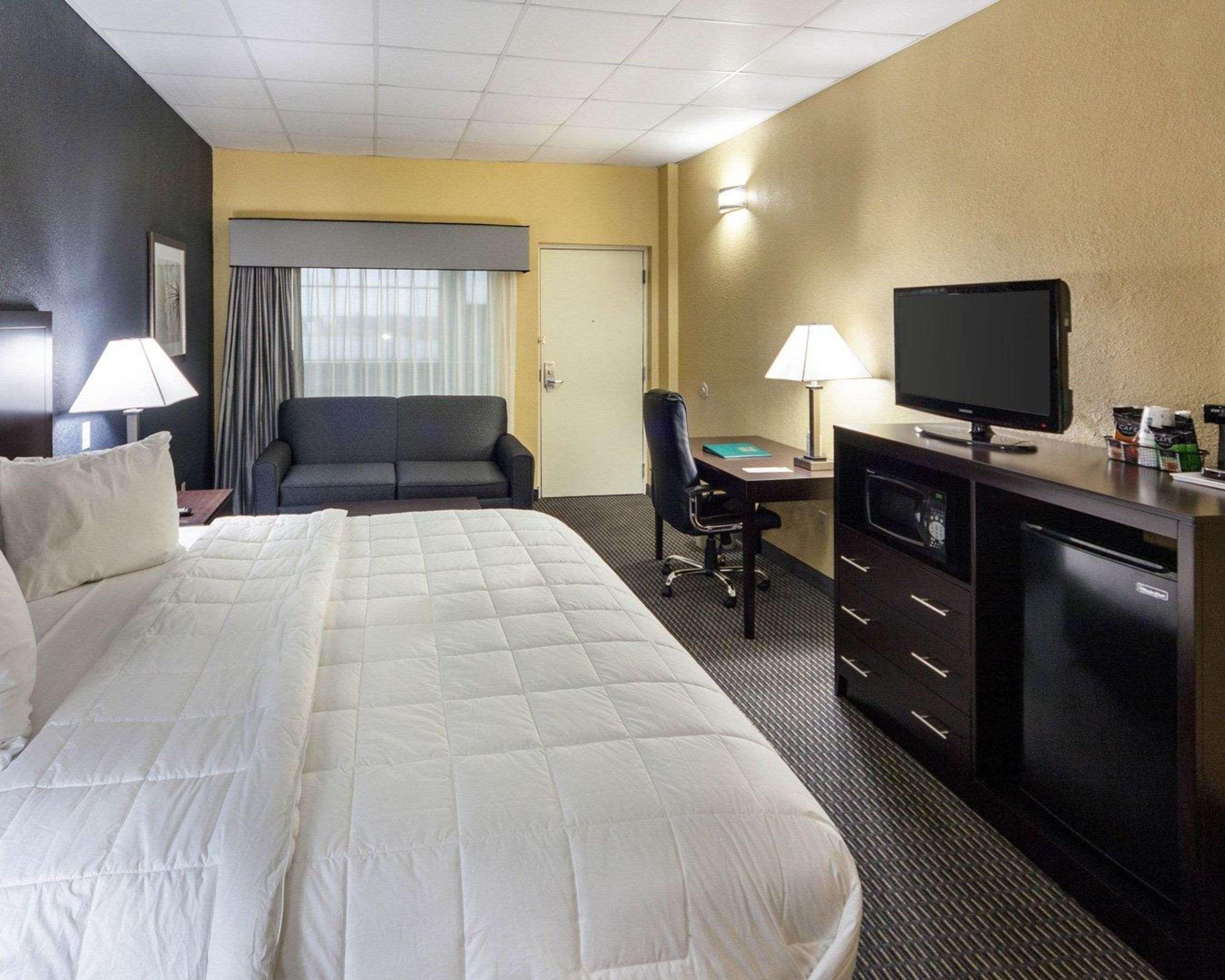 Quality Inn Bryan/Montpelier Bagian luar foto