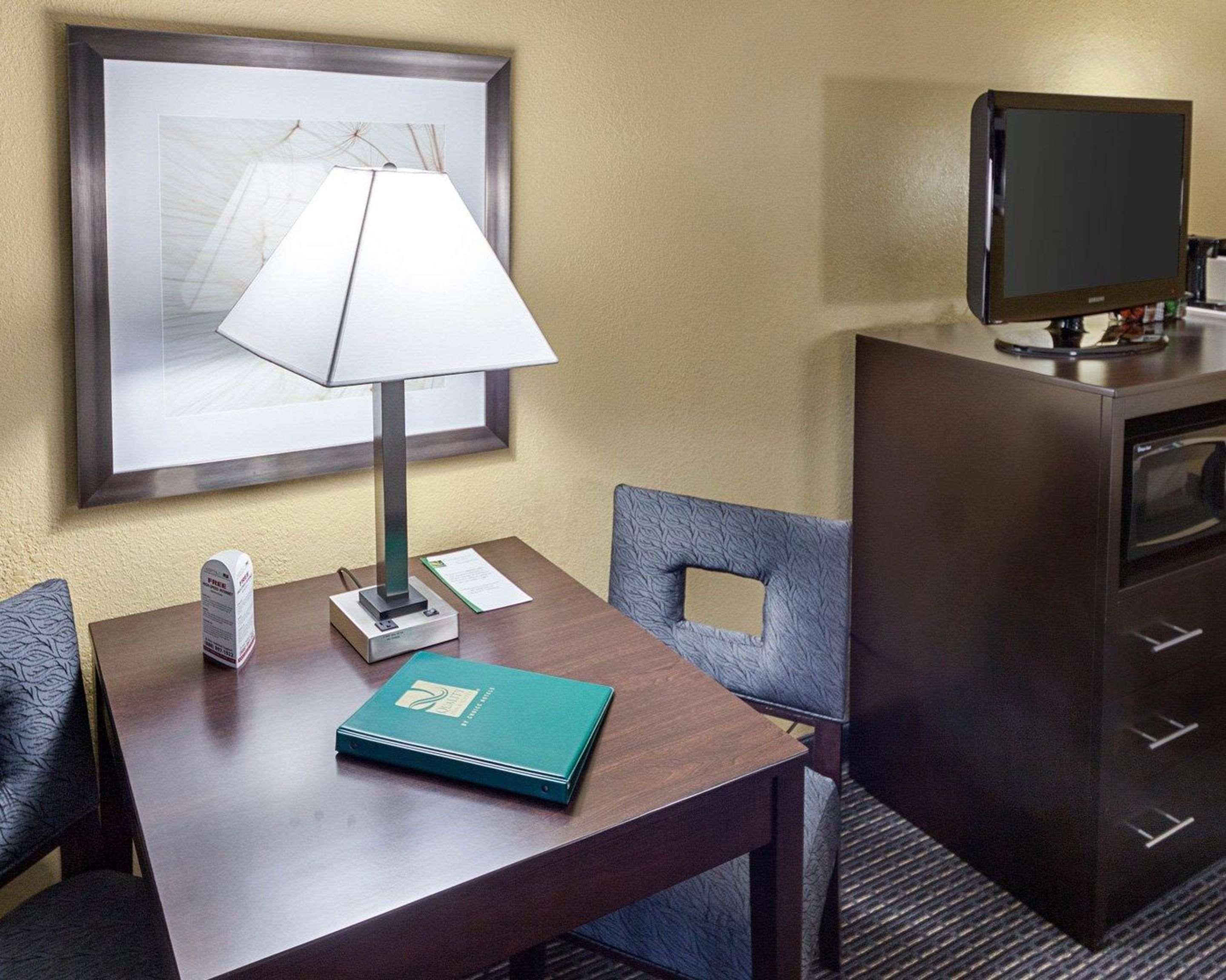 Quality Inn Bryan/Montpelier Bagian luar foto