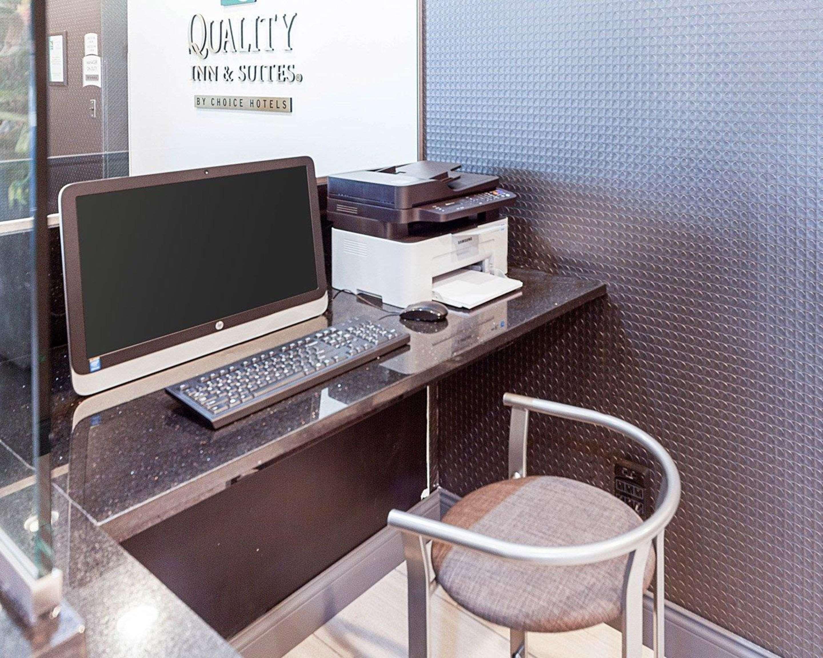 Quality Inn Bryan/Montpelier Bagian luar foto