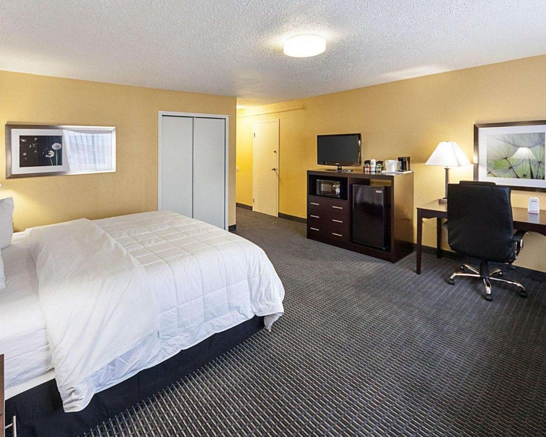 Quality Inn Bryan/Montpelier Bagian luar foto